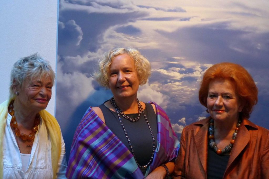 Die Künstlerinnen mit Anja Weisi-Michelitsch, Künstlerische Leiterin des Steirischen Feuerwehrmuseum Kunst und Kultur 